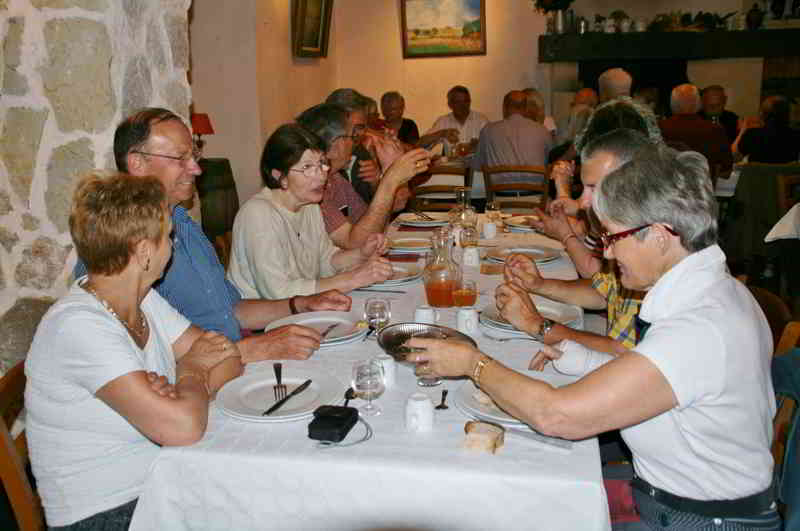 14_IMG_0129 (Delle Luche).JPG - Les tables...